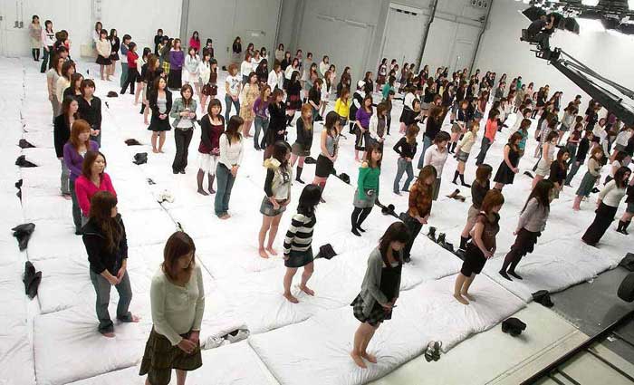 Orgie Japan 250 Paare Sexrekord öffentlicher Sex verboten