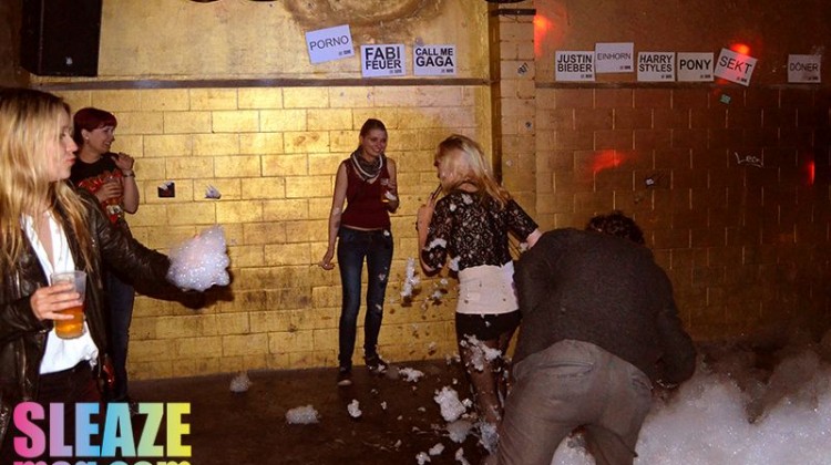Party Astra SLEAZE Tanzen DJ