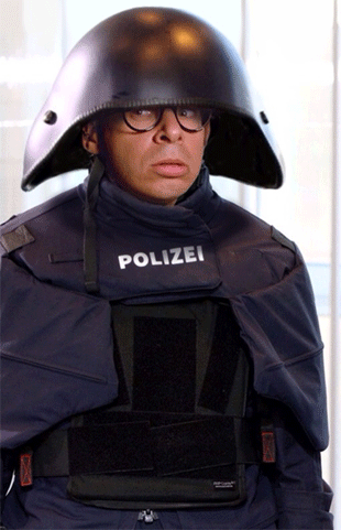 Schutzhelm der Bayrischen Polizei