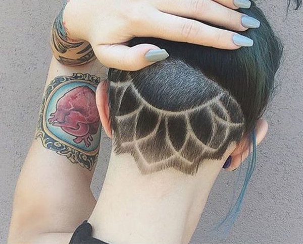 frauen mit rasiertem kopf undercut hinten
