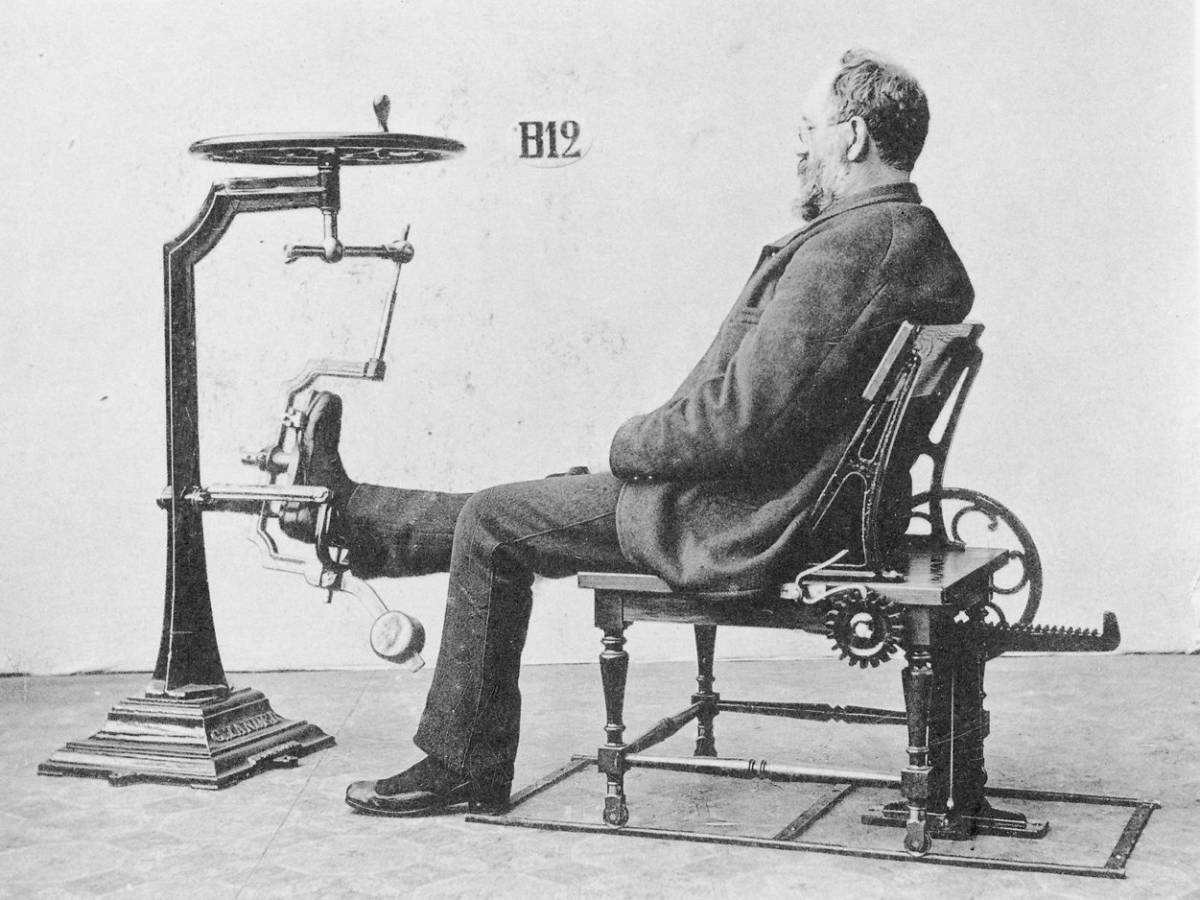 Die ersten Fitnessgeräte der Welt SLEAZEMAG