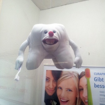 Plüschfiguren in Zahnarztpraxen